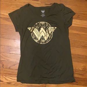 Wonder Woman Tee Green Gold Size Medium